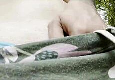 estaba de excursion con unos amigos en la selva y me perdi tenia ganas y termine masturbandome al aire libre