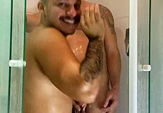 Ensinando Como Lavar Um Pau E Olha Meu Amigo Rick Paixão Tem Um Pauzão Grande E Grosso Ensinei Depois Mamei E Tomamos Banho!