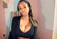 Tattooed milf plays with her pussy!