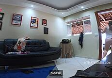 N�o Resisti E Fiz Sexo Com O Entregador Transei Com O Entregador De Pau Enorme - Real Entregador V�deo Com Legendas Em Ingl�s