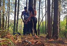 बीवी को जंगल में काले स्टड के मोटे लंड से छेदा