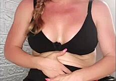 Does the athletic milf oil her body?