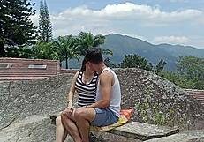 Descubro el lugar ideal para follar a mi hermanastra en secreto