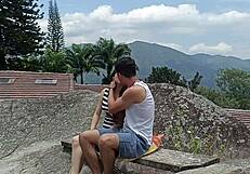 Descubro el lugar ideal para follar a mi hermanastra en secreto