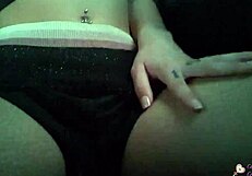 sua namorada faz gracinha dentro do uber com amigo