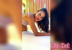 i'm getting ready in lingerie for a solo video chat