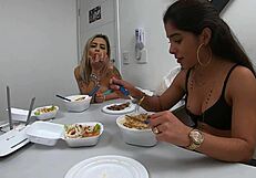 Entre Um Video E Outro A Gente Para Para COMER Sem Parar A Putaria - Izabela Pimenta