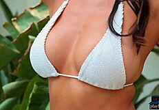 Is Viviane Leigh the hottest Asian milf with big boobs?