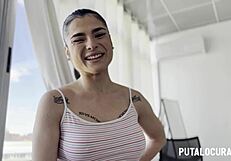 टेटोना काचोंडा वाइल्ड एक्शन के बाद स्वॉलोइंग