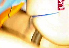 एस्पोसा अपनी बड़ी गंद हार्ड ऑन कॉक पर ग्राइंड करती है