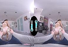 i got a blowjob from a big cock brunette in vr, cummin on her face.