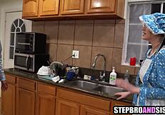 अमिश सौतेली बहनें थ्रीसम में चुदती देखी मैंने