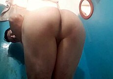 Gay pasivo solo explores intimate self-pleasure in detailed scenes