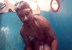 Gay pasivo solo explores intimate self-pleasure in detailed scenes