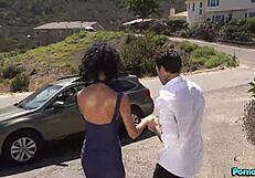 क्यूट ब्लैक बेब मॉन्स्टर लंड की भूखी लग रही