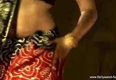 bollywood dancing looks so good and feels good too