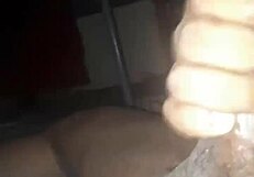 se masturba a media noche casero gay