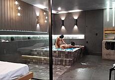 tava na banheira e rolou aquele sexo selvagem, morena nao aguentou minha rola grande