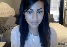Briana Lee MASTURBATES Her NATURAL TITS On Webcam