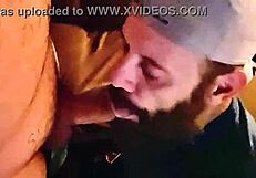 स्ट्रेट दोस्त की लंड जोर से चूसना