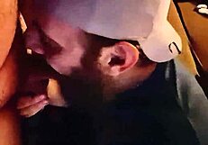 स्ट्रेट दोस्त की लंड जोर से चूसना