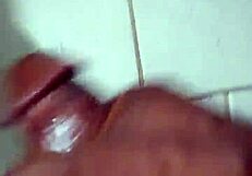 गीली स्पेनिश परिपक्व महिला रियलिटी सेटिंग में