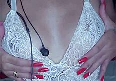 tattooed blonde rachell miranda feels pleasure guiding her solo masturbation