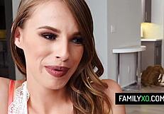 उफ, हॉट लैटिना जवान बंबिनो सौतेले कजिन के लंड पर जोर से सवार