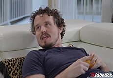 Having a crazy sex session with a shrink in missionary and doggy styles: Skylar Snow