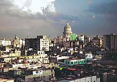 खूबसूरत गोरी लैटिना विक्टर ब्लूम और उनके बड़े स्पेनिश लंड के साथ चुदाई