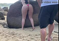 esposa gostosa walks in thong on the trail, showing her big ass in the woods