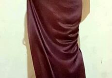 Shilpa bhabhi's alluring figure in homemade video.