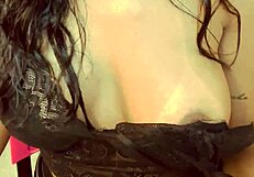 estudante universitária fofa filmada em encontro noturno