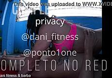 Pedi Uma Rapidinha e Safado Deixou Toda Leiteada Completo no Red