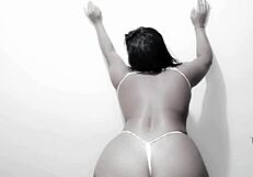 can suellen santos masturbate to orgasm in bathroom with vibrator on pregnant pussy?