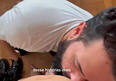 दाढ़ी वाले आदमी ने जंगली गे सेशन में 41 लंड चूसे