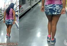 deisyyeraldine latina flashes big ass in public mall hunting strangers