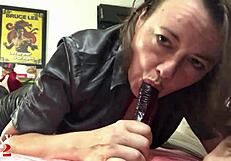 Fucking White Amateur Milf in Green Leather Pants