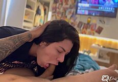 Vadia casada fode gostoso com seu amante safado que adora chupar sua bucetinha molhada?