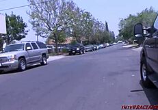 मैकेंजी मिशेल को बड़े बीबीसी से हार्डकोर में खींचा गया