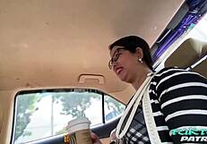 देखो, टुकटुकपेट्रोल की मोटी एशियन गांड में पूरा लिया