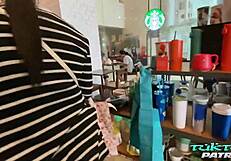 देखो, टुकटुकपेट्रोल की मोटी एशियन गांड में पूरा लिया