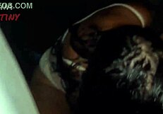 ब्रूना क्लब पार्किंग लॉट में ब्लोजॉब देती है