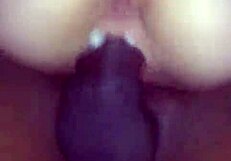 ब्रिटिश गर्लफ्रेंड मोटे काले लंड पर भिगोती क्रीमिंग स्टीमी मजे में