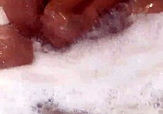 Look How I Move in Jacuzzi, Come Daddy!