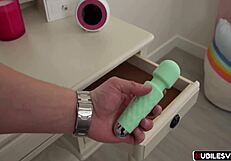 scarlett hampton in pies flavor of the month april 2023