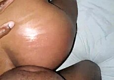 एबोनी स्टड डर्टी-टॉकिंग बिच को हार्ड डॉगीस्टाइल में पाउंड करता है, उसकी अस हर इंच मॉन्स्टर कॉक लेती है एमेच्योर स्टाइल में