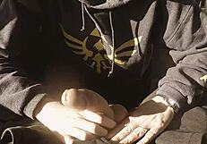 Nerd milf sucks big cock in parking lot