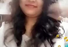 Sona bhabhi exposes her nipples during live web chat on bigo