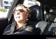 कैसी और पति ने ब्रासीलिया में दोस्त के साथ समुद्र तट पर भाप से भरा थ्रीसम किया